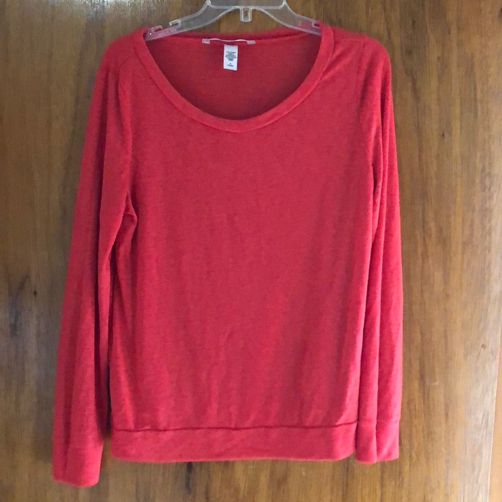 Red long sleeve VS shirt
